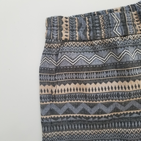 J. Crew Factory Patterned Gray and Tan Women Shorts - Picture 2 of 3